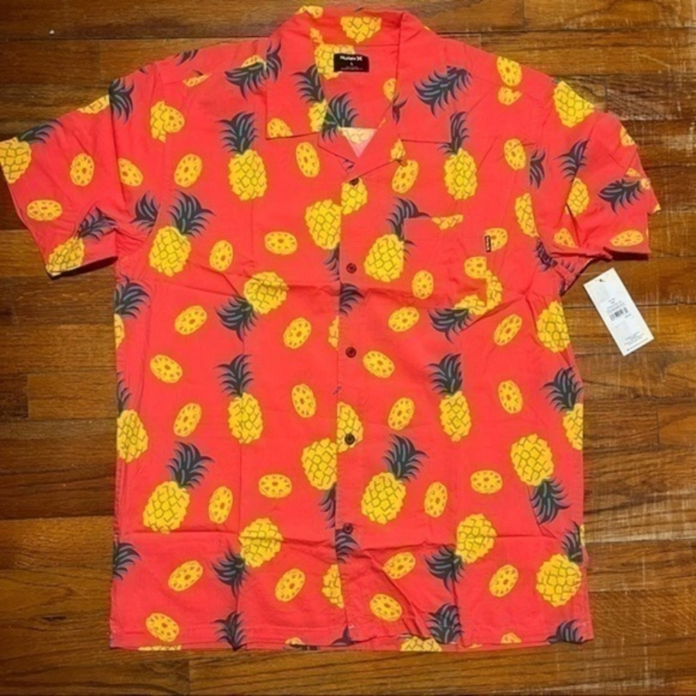Hurley new pineapple button down 🍍